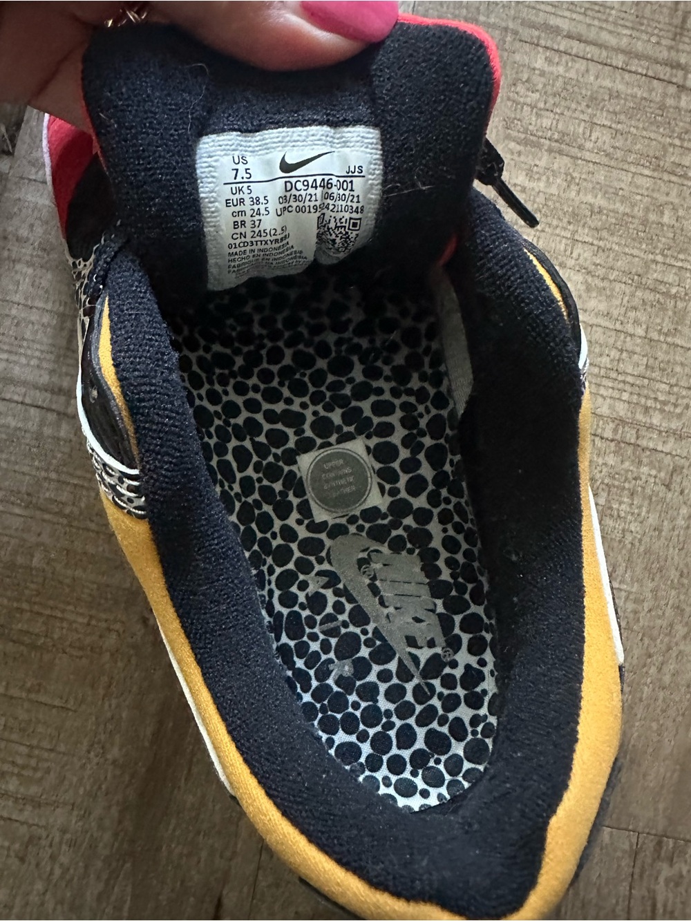 Women’s Nike Air Max 90 SE Black Phantom Chili Red - 7.5 - Picture 3 of 6